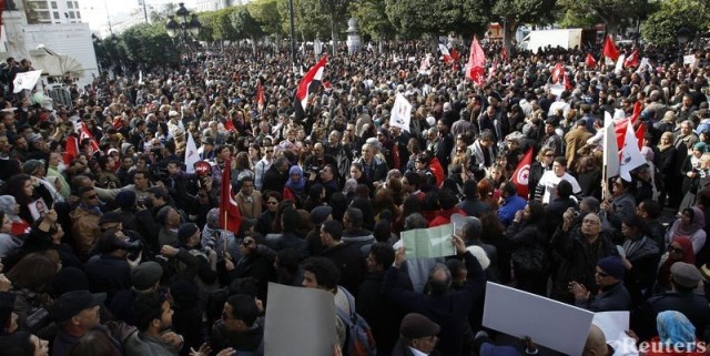 Протесты в Тунисе: задержаны более 800 человек